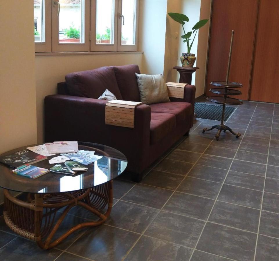 Chambre D'Hotes "Au Bord De Loire" La Marche エクステリア 写真